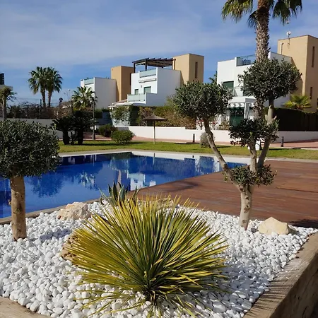 Three-bedroom With Magnificent Pool Next To The Sea And Golf Courses * Rojales